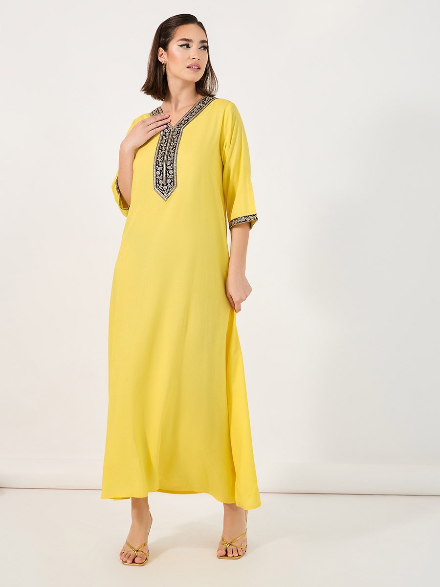 Embroidered Detail V-Neck Jalabiya with 3/4 Sleeve