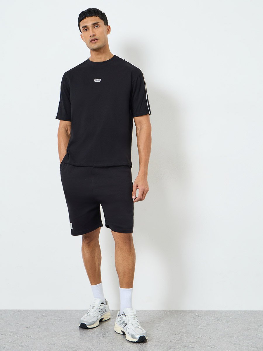 Men Black Shoulder Piping Detail Oversized T-Shirt