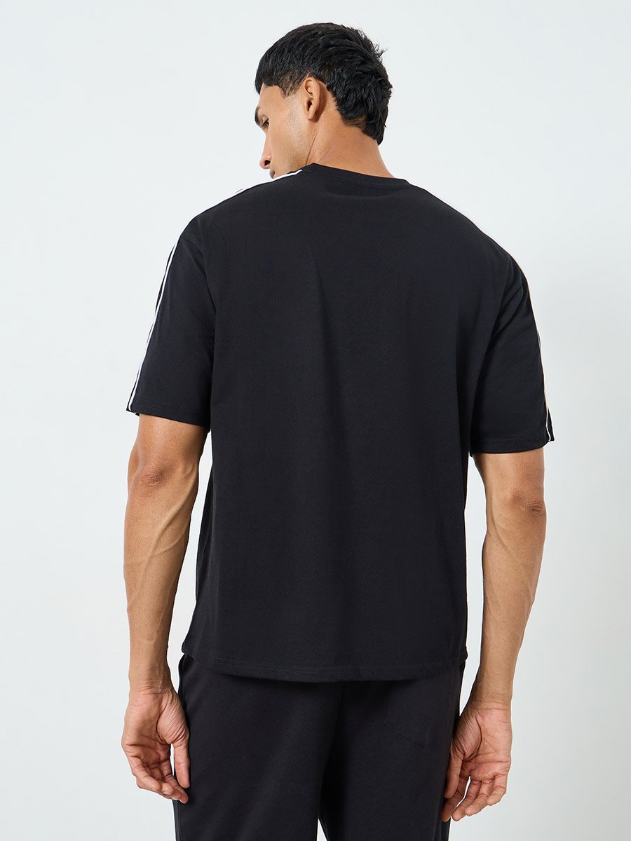 Men Black Shoulder Piping Detail Oversized T-Shirt