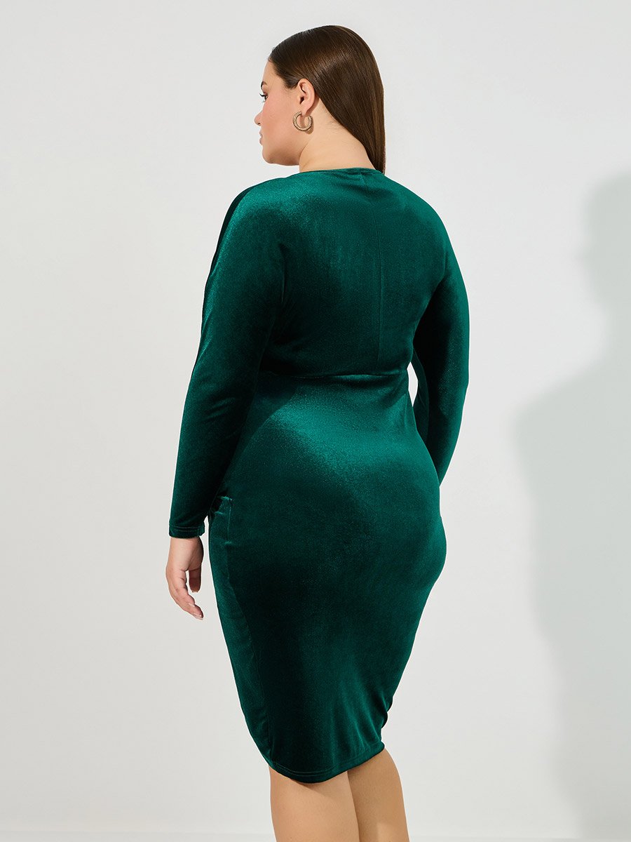 Plus Size Velvet Long Sleeves Bodycon Knee Length Dress For Women at Kuwait | Styli Plus Size Velvet Long Sleeves Bodycon Knee Length Dress For Women at Kuwait | Styli