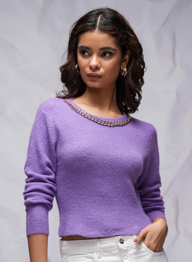 سويتر مزين بسلسلة وياقة دائرية