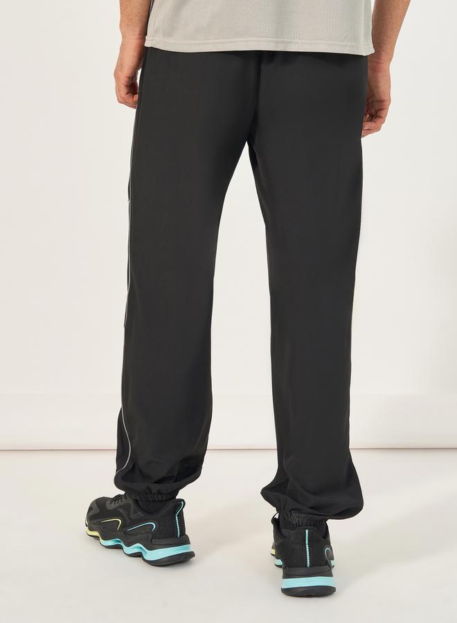 بنطال رياضي بنمط كارجو وتفاصيل مُتباينة