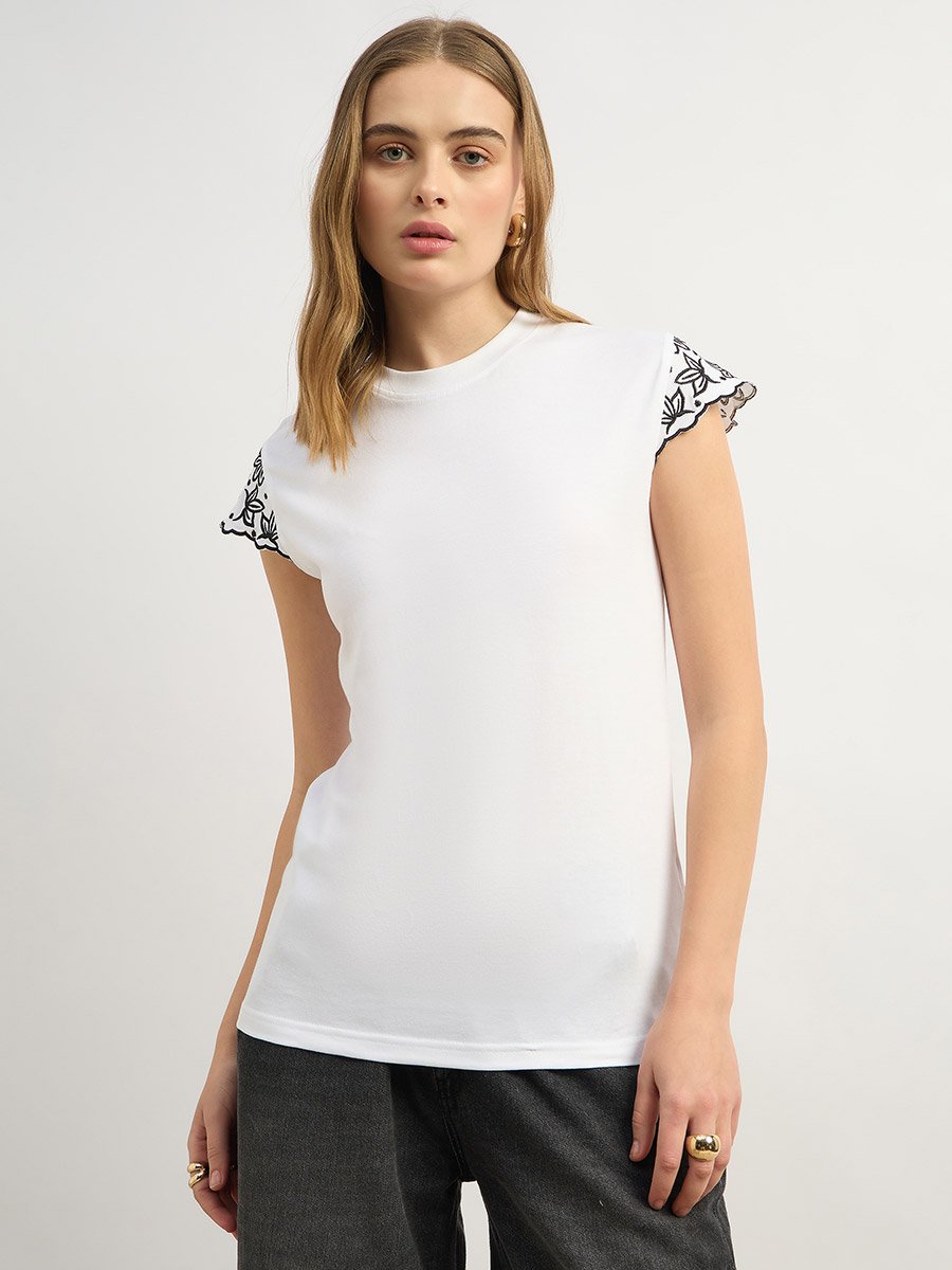 Embroidered Short Sleeve Round Neck T-Shirt