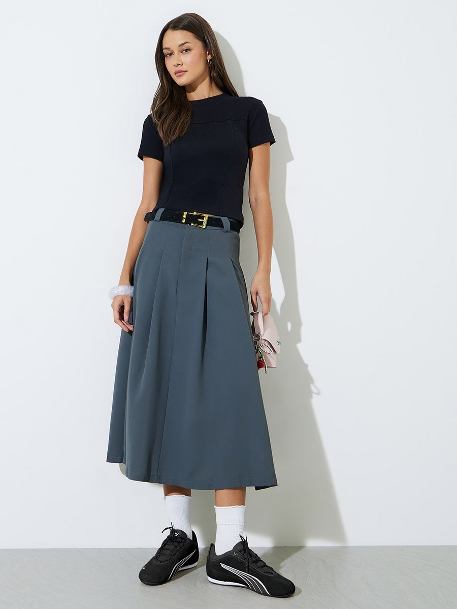 Black Ribbed Round Neck Fitted T-Shirt
