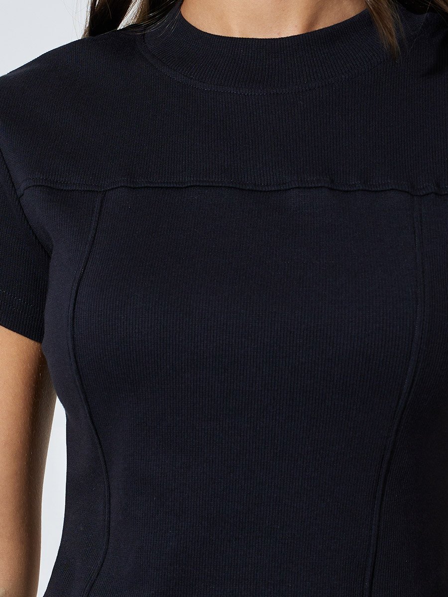 Black Ribbed Round Neck Fitted T-Shirt