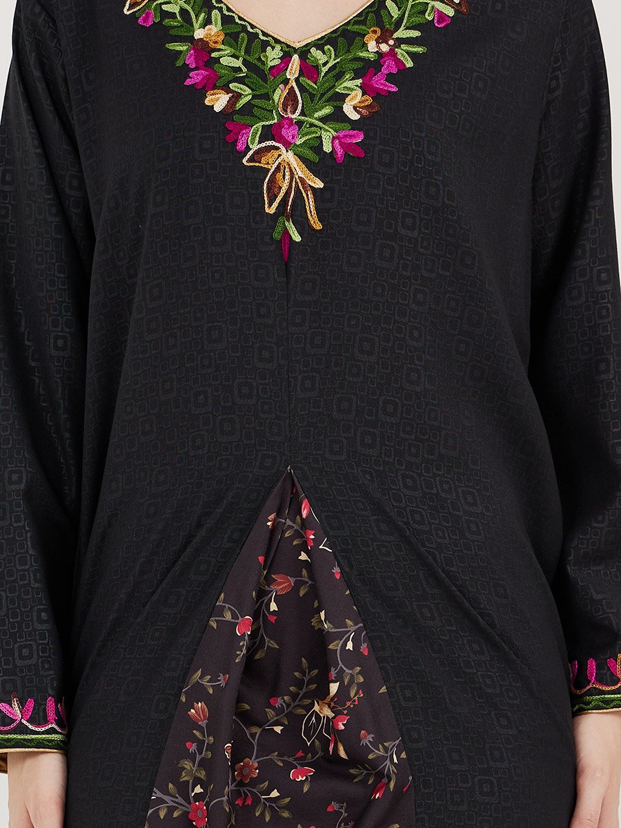Embroidered V Neck Kaftan with Printed Panel