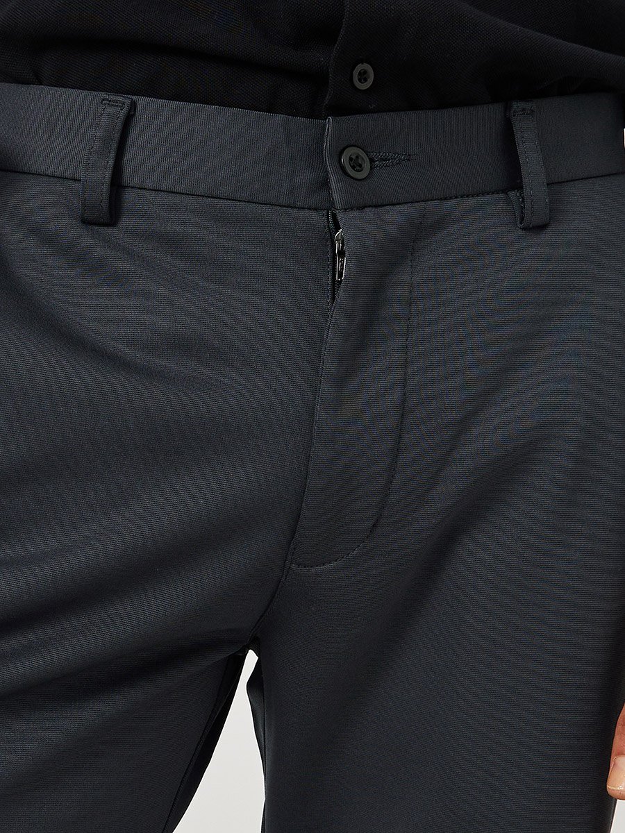 Solid Slim Fit Knitted Pants