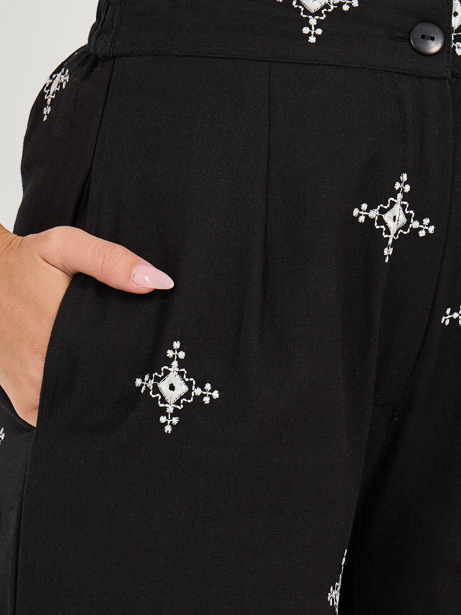 Embroidered Pattern Straight Fit Pants