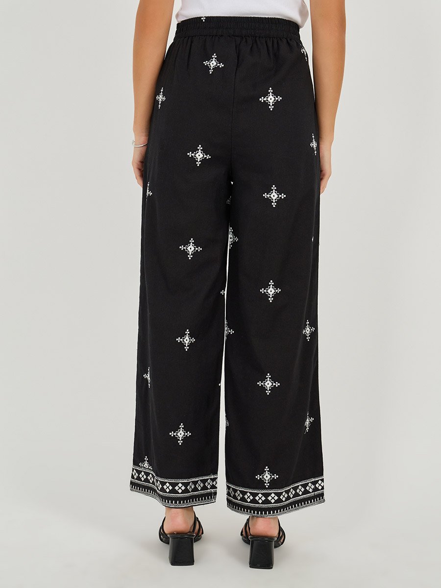 Embroidered Pattern Straight Fit Pants