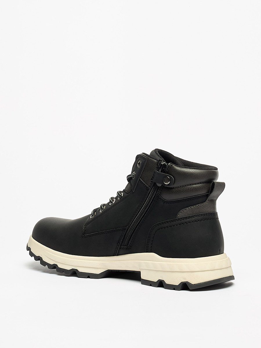 Lace-Up Chukka Boots