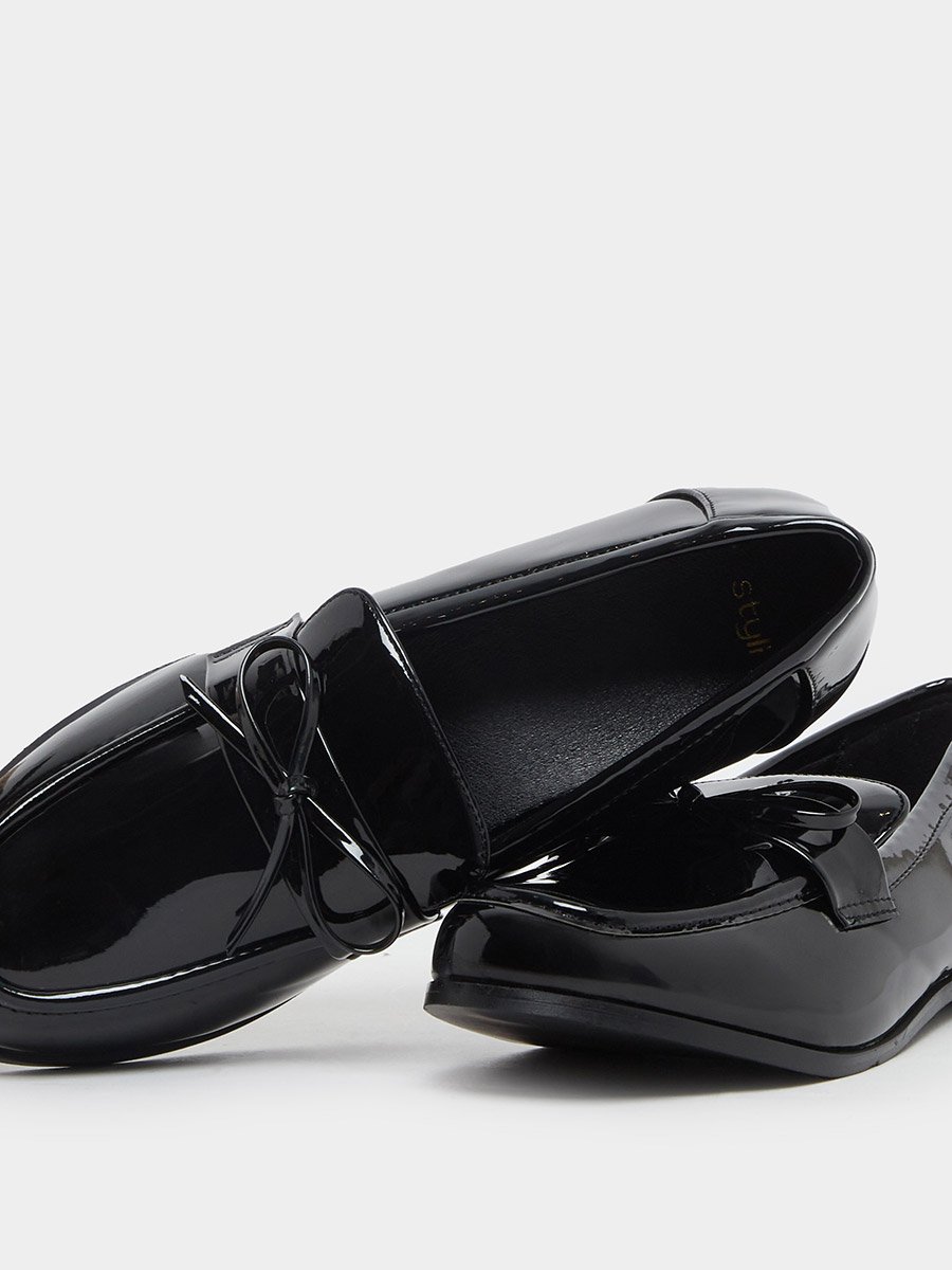 Patent Slip-On Loafers with Bowknot Detail
