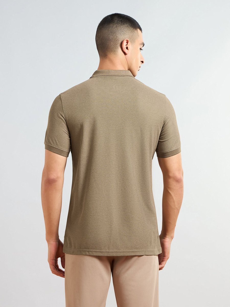 Men Solid Slim Fit Polo