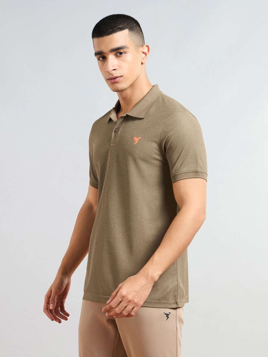 Men Solid Slim Fit Polo