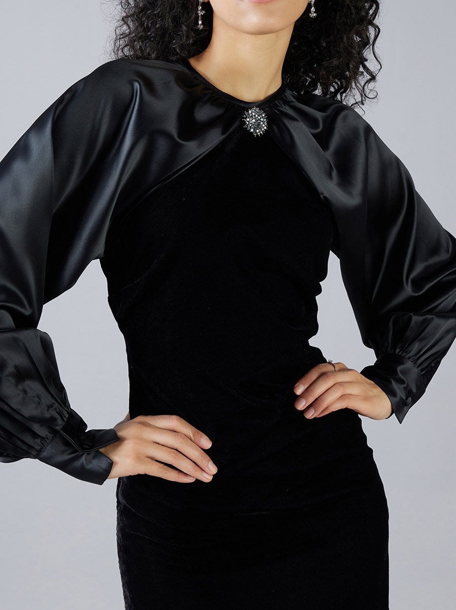 raglan sleeve satin dress Satin Button Detail Raglan Sleeves A-Line Maxi Dress Styli : Evening Dresses : VogaCloset Oman