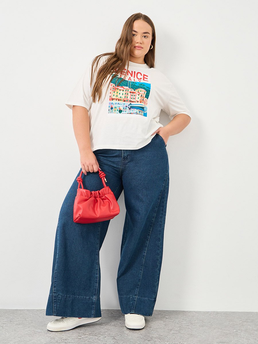 Plus Wide Leg Jeans with Pockets