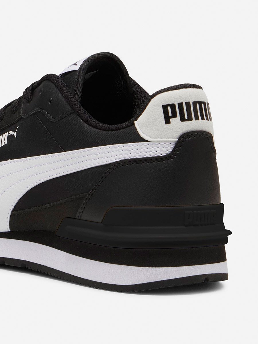 ST Runner v4 Sneakers