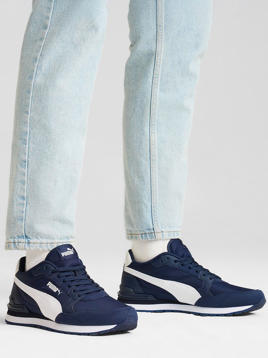 ST Runner v4 Sneakers