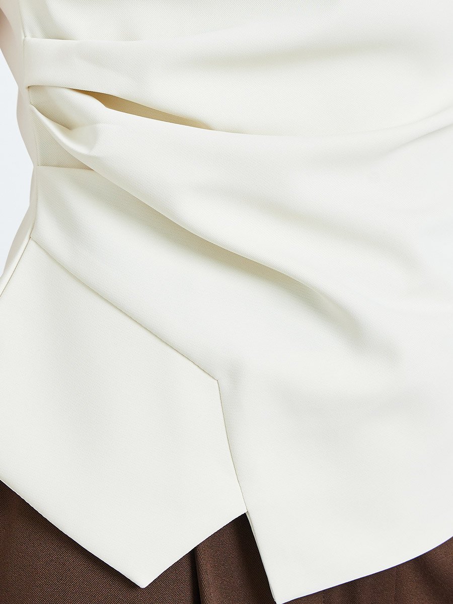 Off White Asymmetric Hem Solid Blouse
