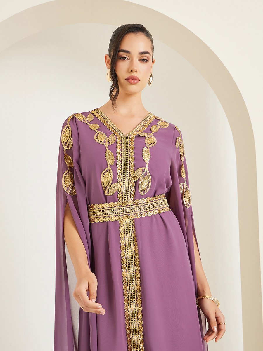 قفطان مُطرّز مع حزام