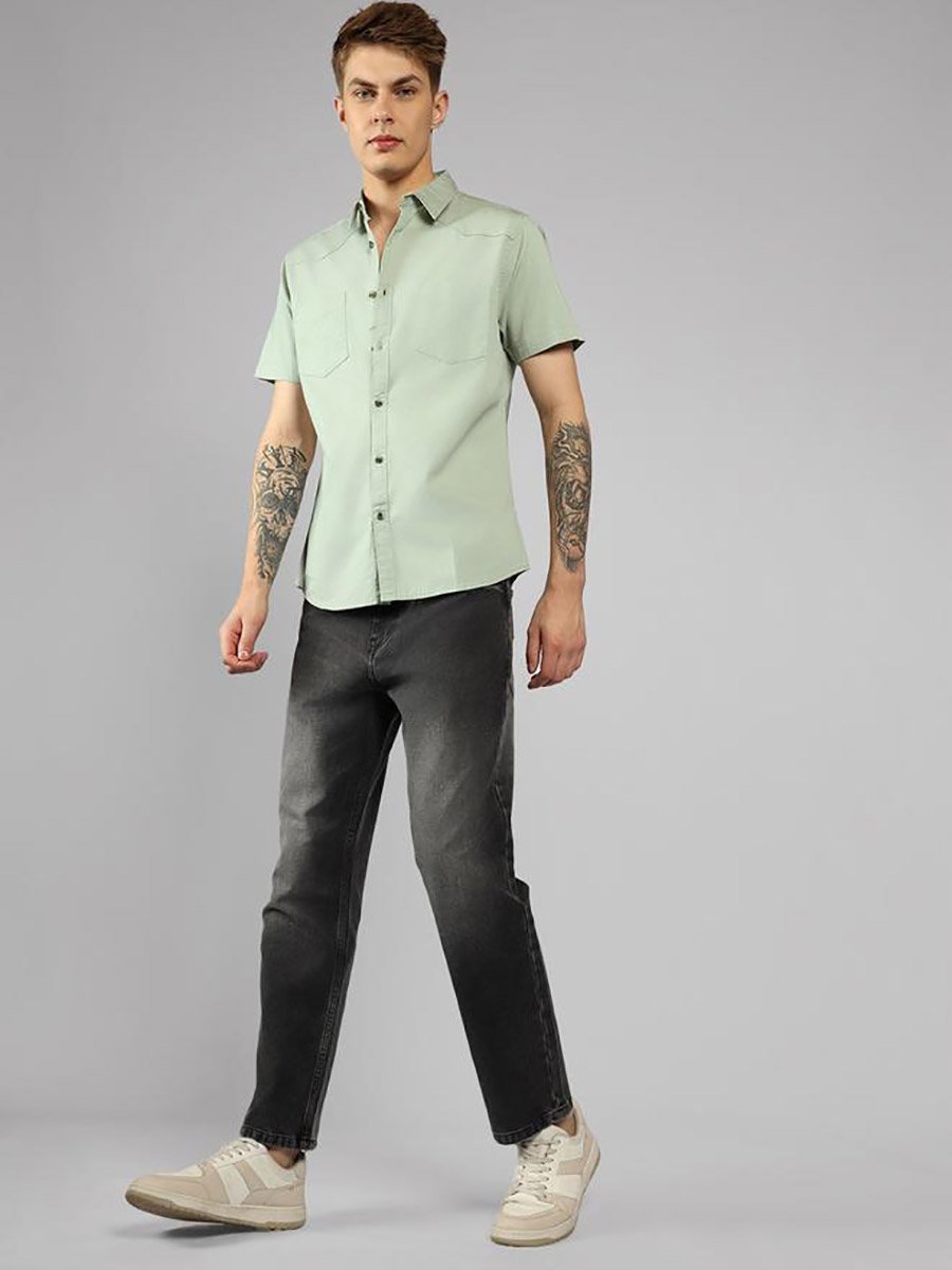Solid Regular Fit Spread Collar Shirt