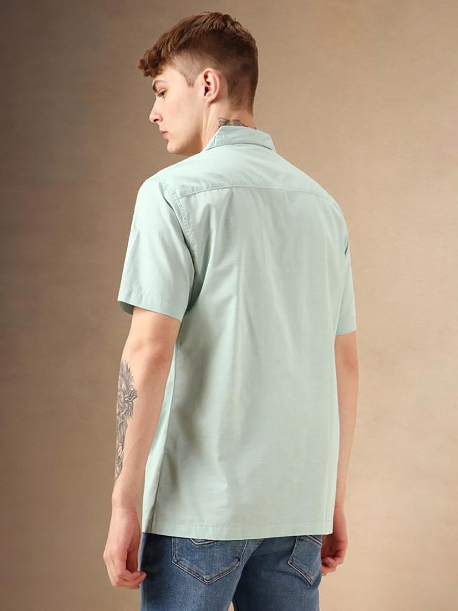 Solid Regular Fit Spread Collar Shirt with Pockets