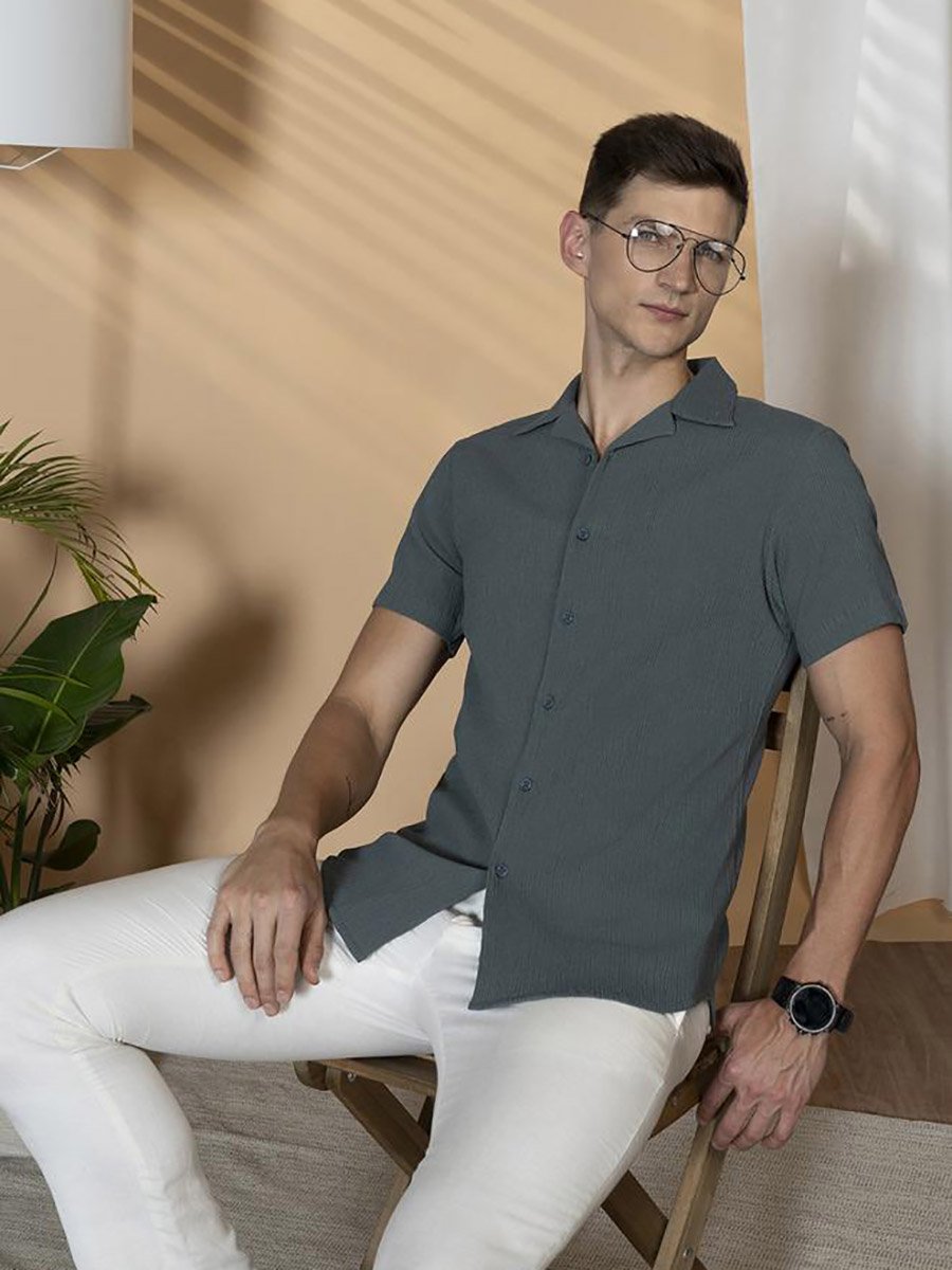 Solid Relaxed Fit Spread Collar Shirt