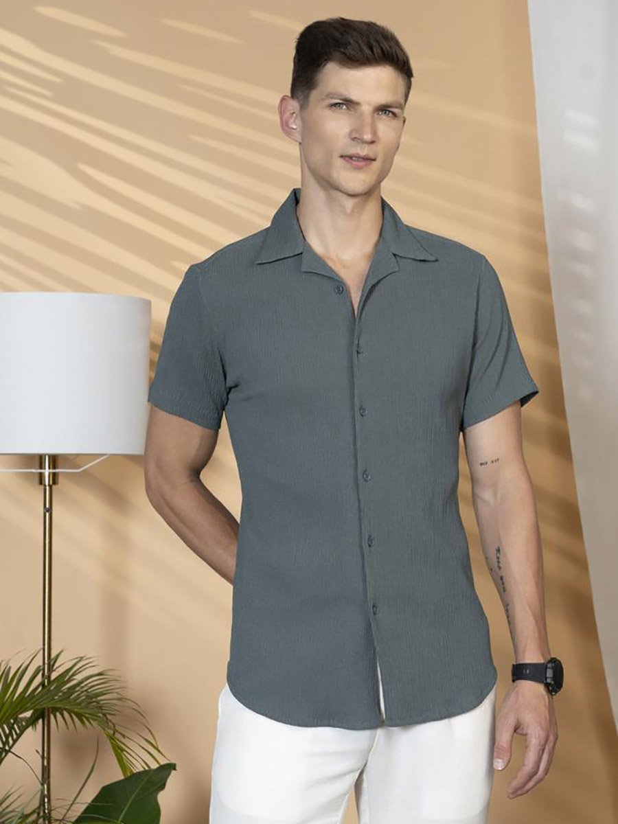 Solid Relaxed Fit Spread Collar Shirt