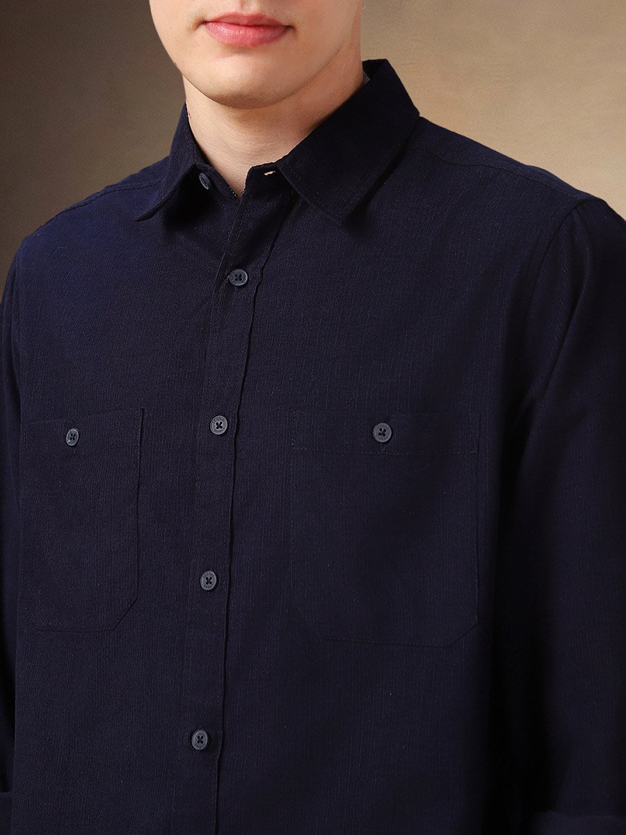 Solid Relaxed Fit Spread Collar Curved Hem Shirt