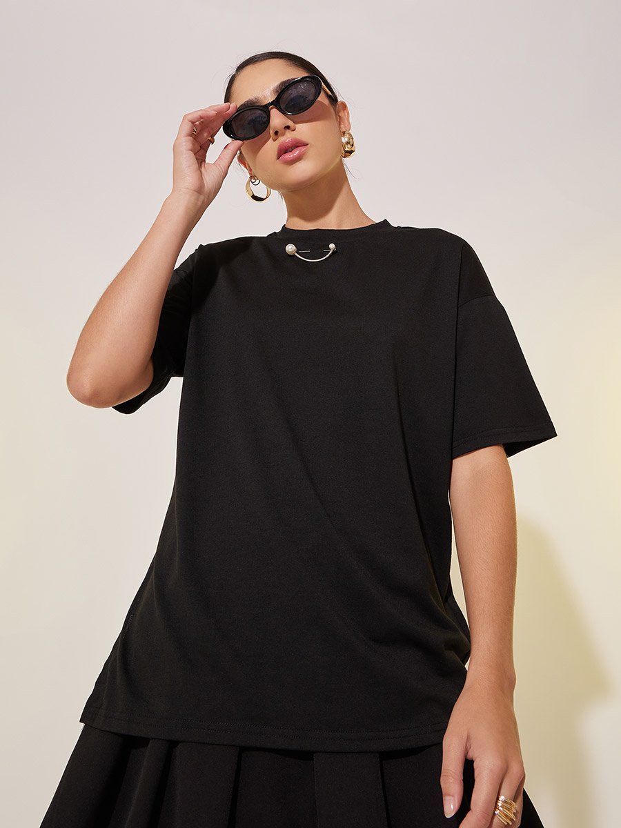 Round Neck Waist Bucklet Detail Plain Tee