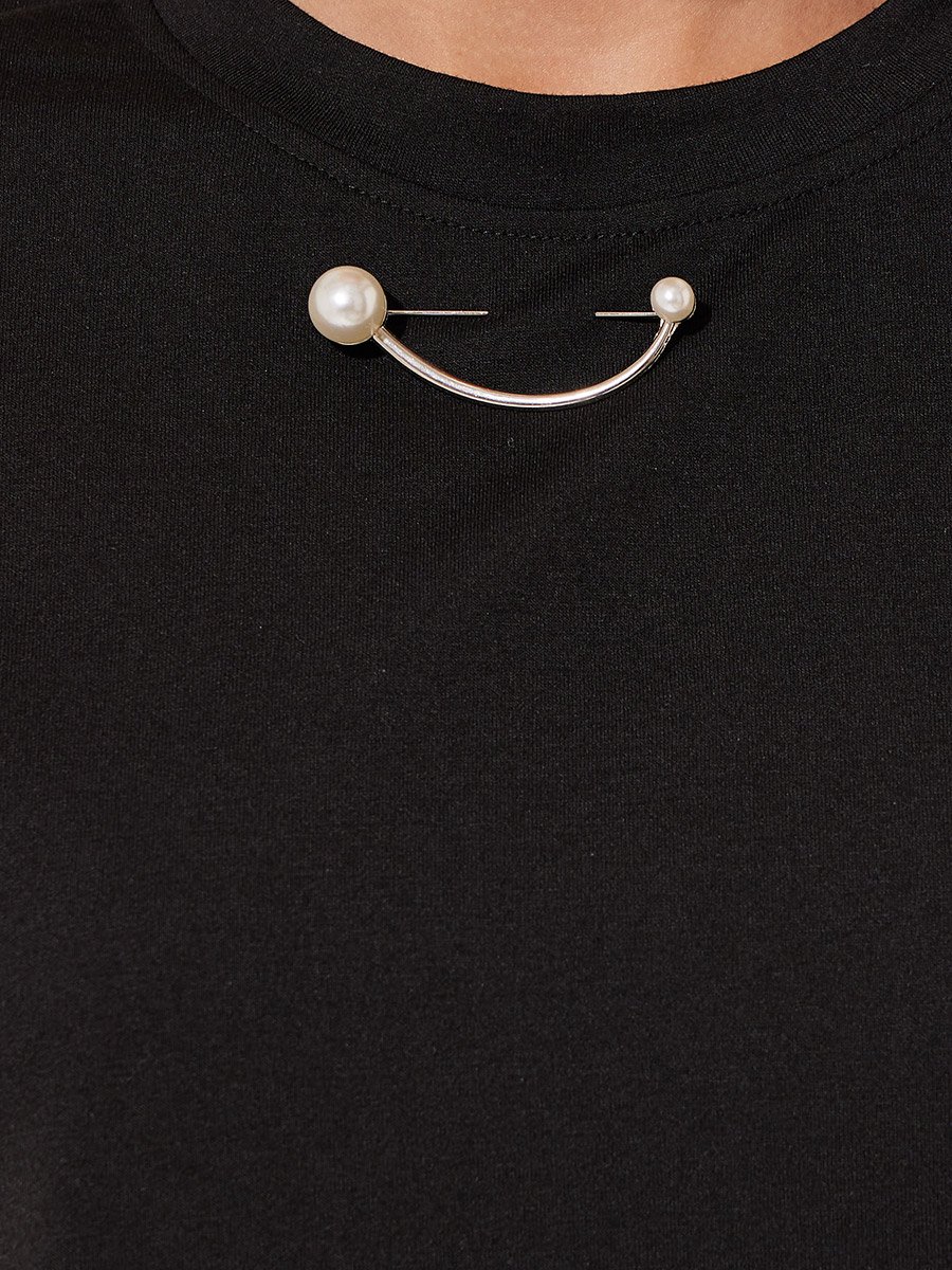 Round Neck Waist Bucklet Detail Plain Tee