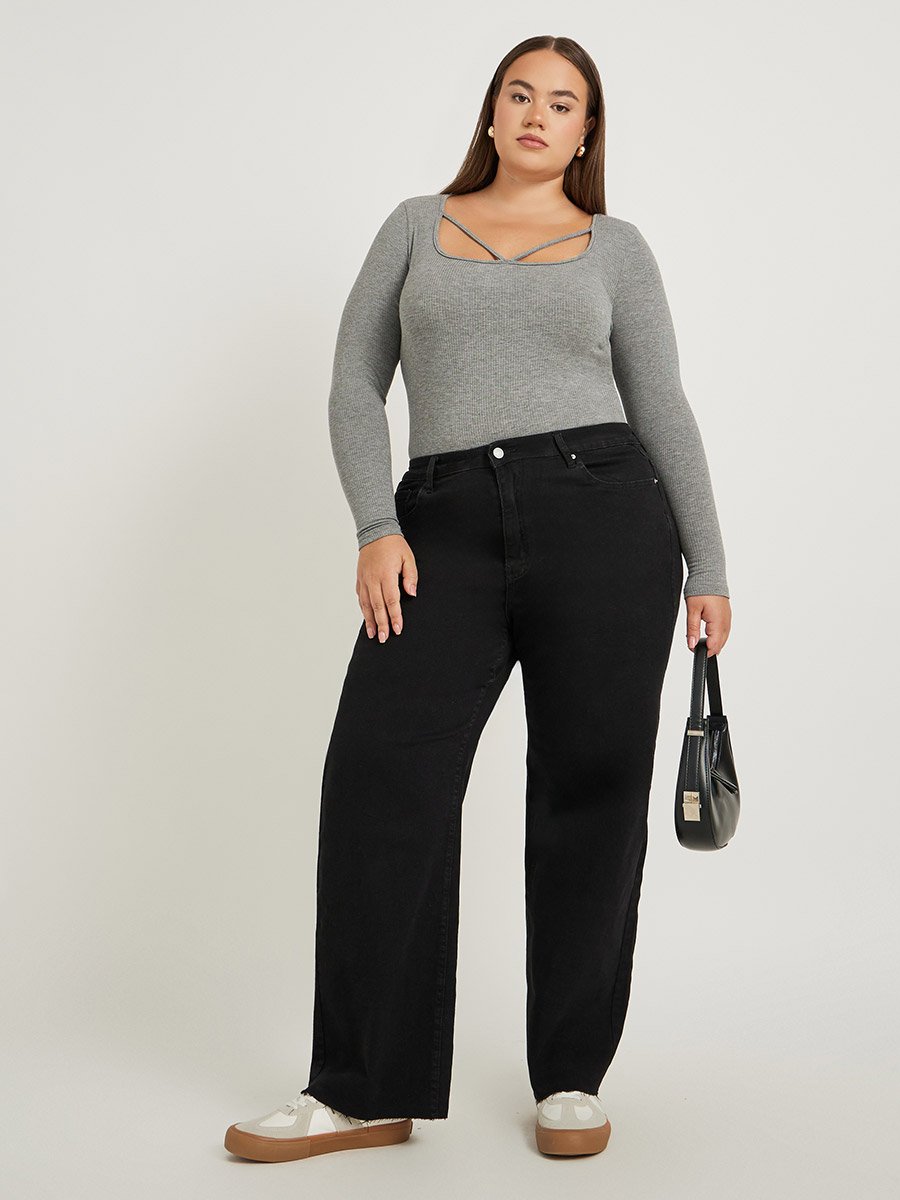 Plus Size High Rise Rivet Detail Straight Fit Jeans