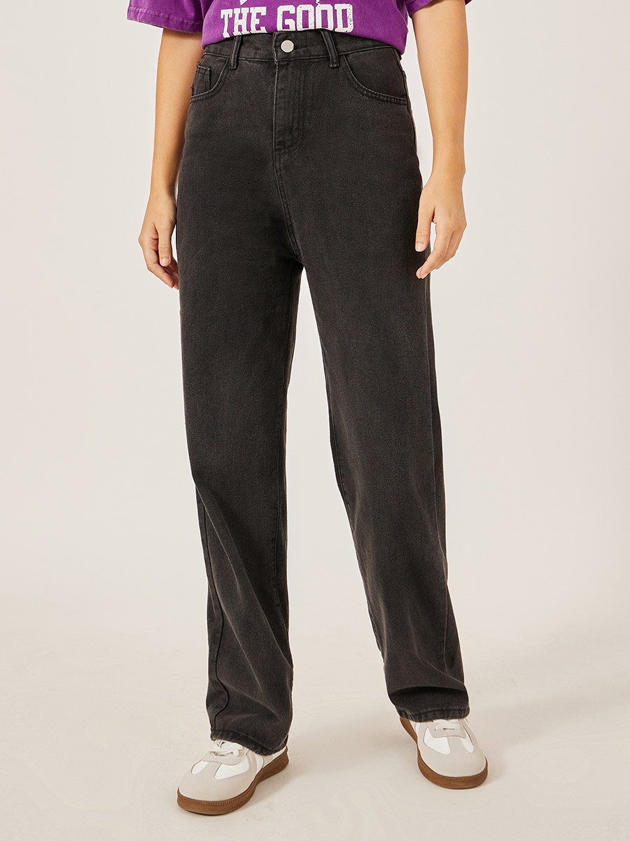 Mid Rise Five-Pocket Straight Fit Jeans 
