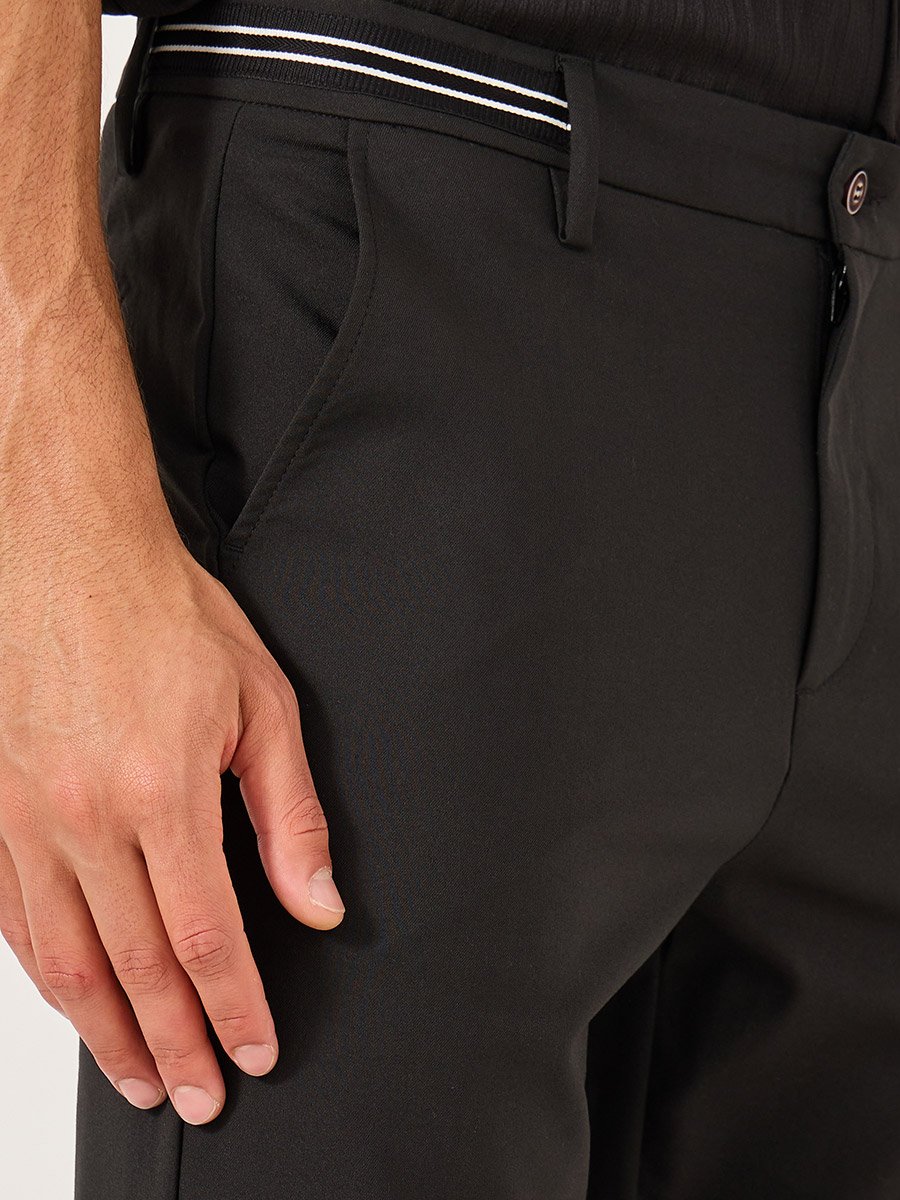 Solid Slant Pocket Tapered Pants