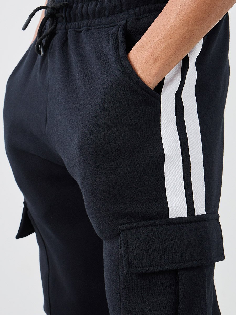 Side Twill Tape Oversized Joggers with Cargo Pockets Deatil