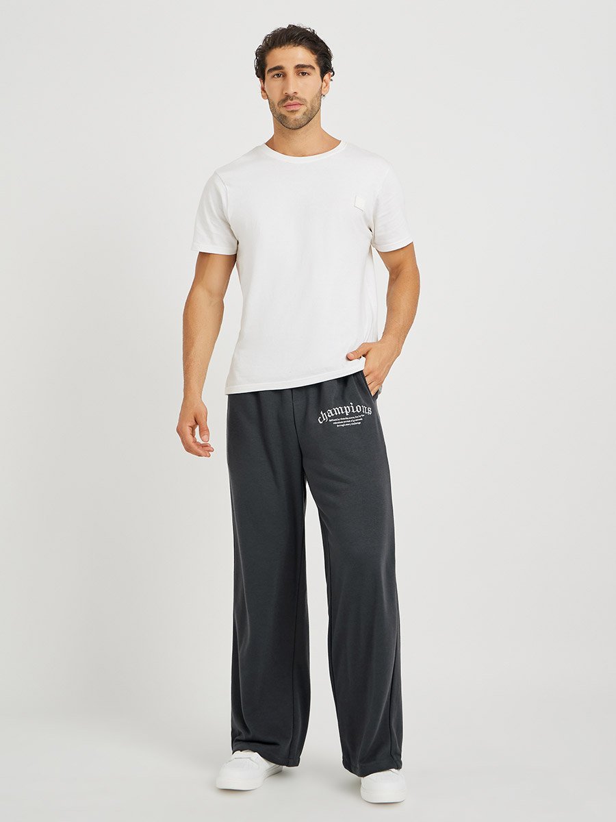 بنطال جوغر فضفاض بتفاصيل مُطرزة