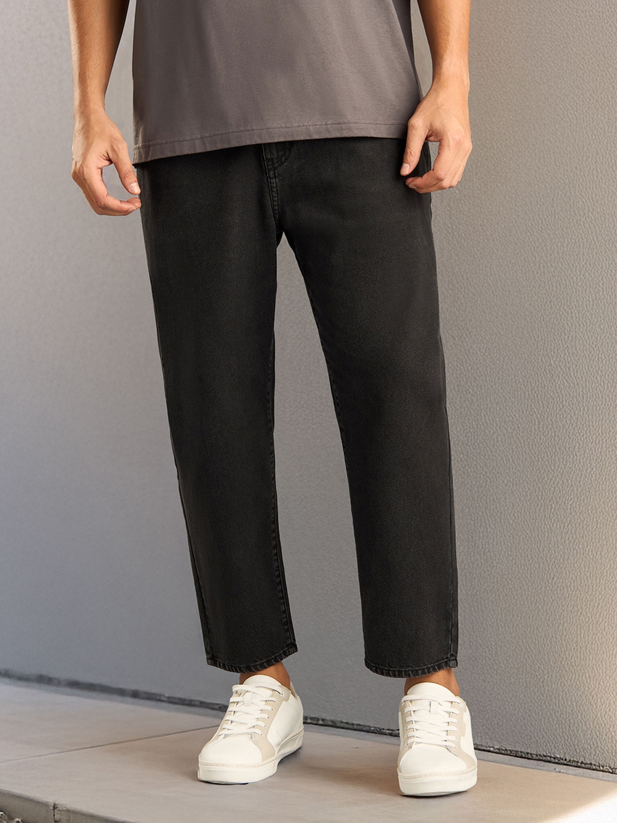 Slouchy Fit Jeans For Default Category at UAE | Styli
