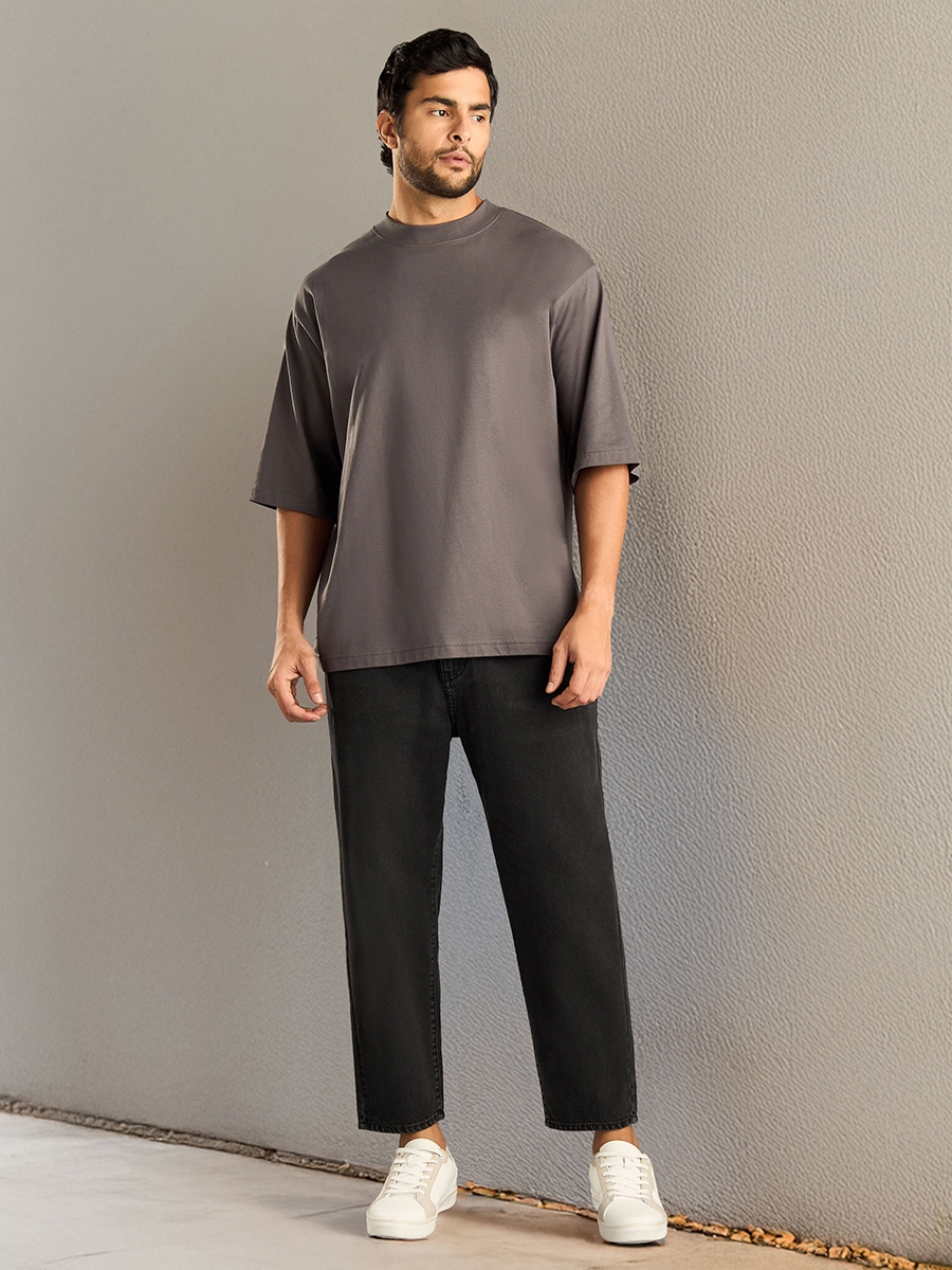 Slouchy Fit Jeans For Default Category at UAE | Styli