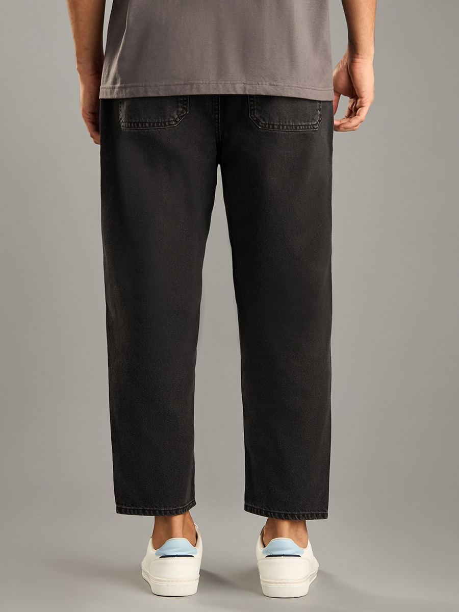 Slouchy Fit Jeans For Default Category at UAE | Styli