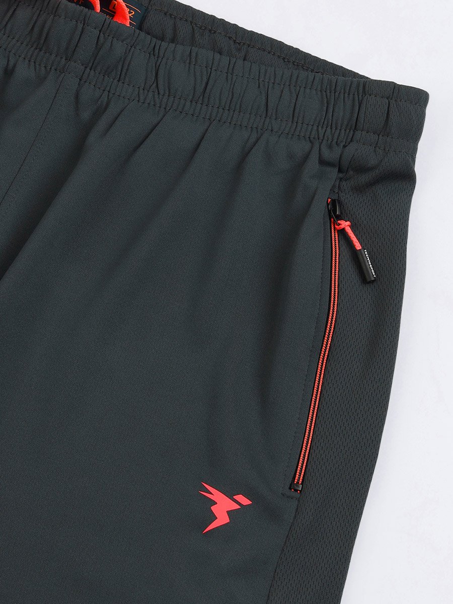 Mid Rise Solid Slim Fit Trackpants