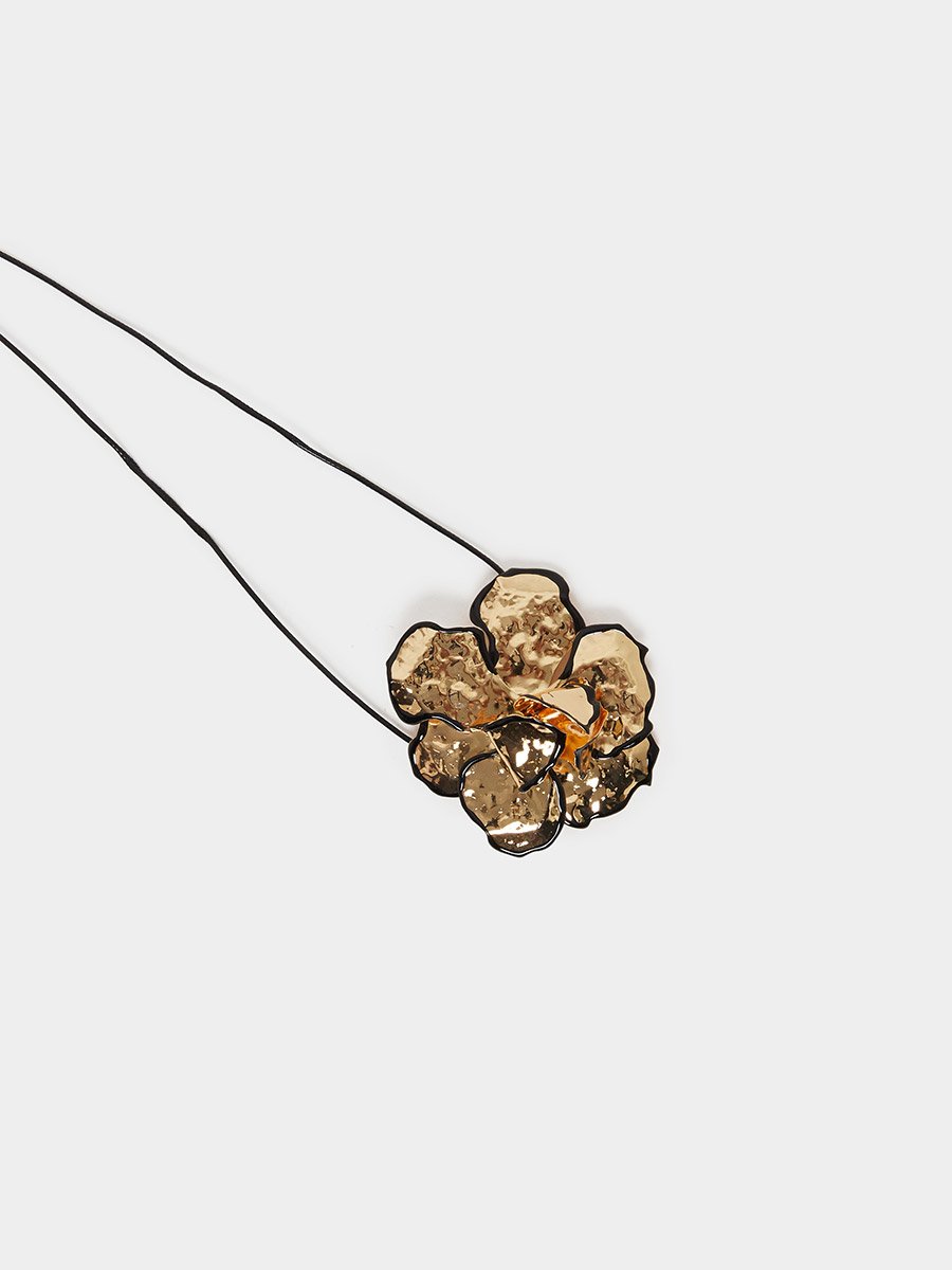 Flower Accent Thread Choker Necklace