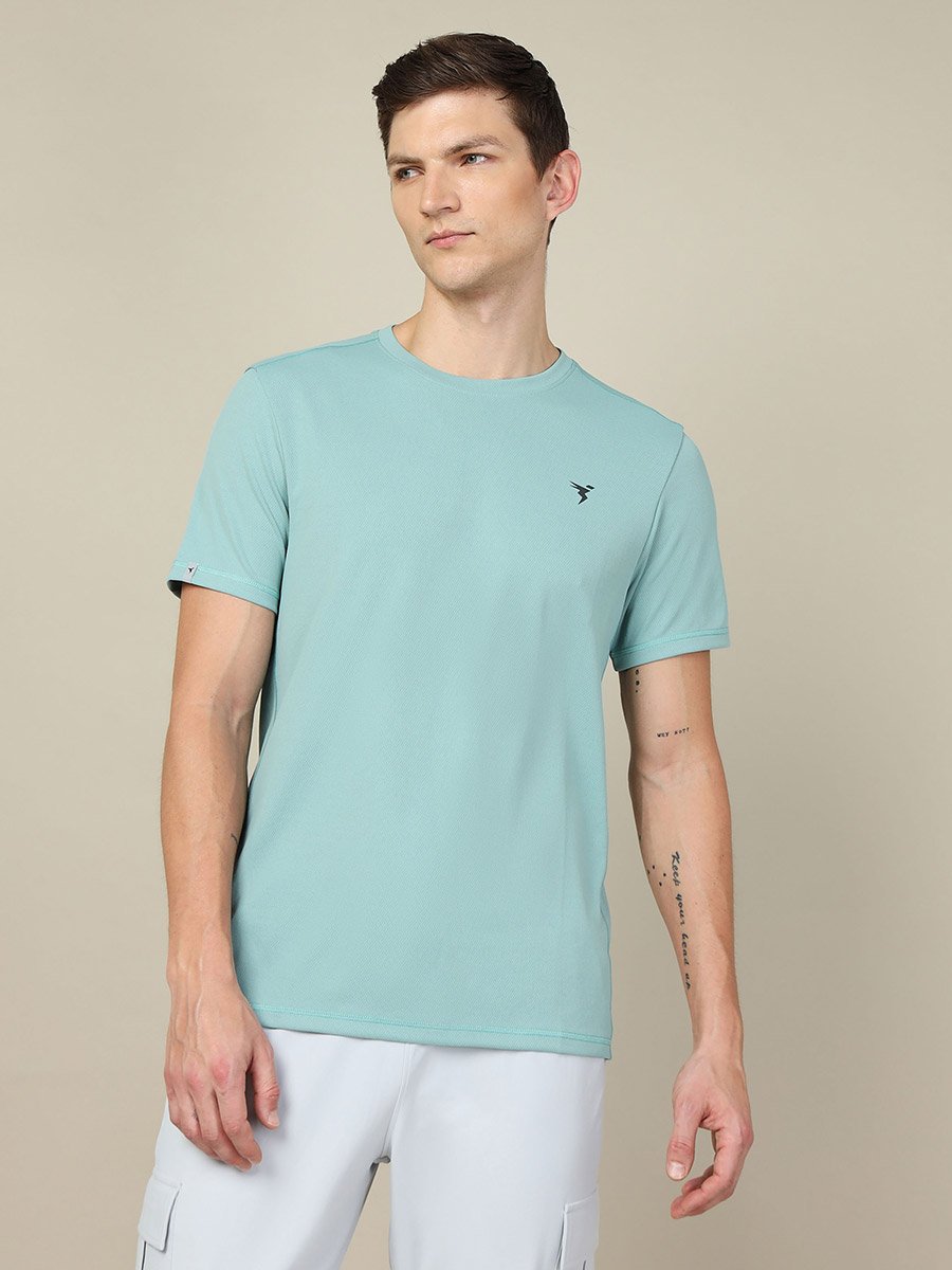 Men Solid Round Neck Slim Fit T-Shirt with Technocool+