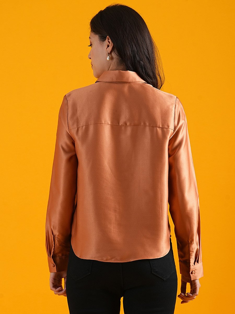 Spread Collar Curved Hem Buttoned Shirt