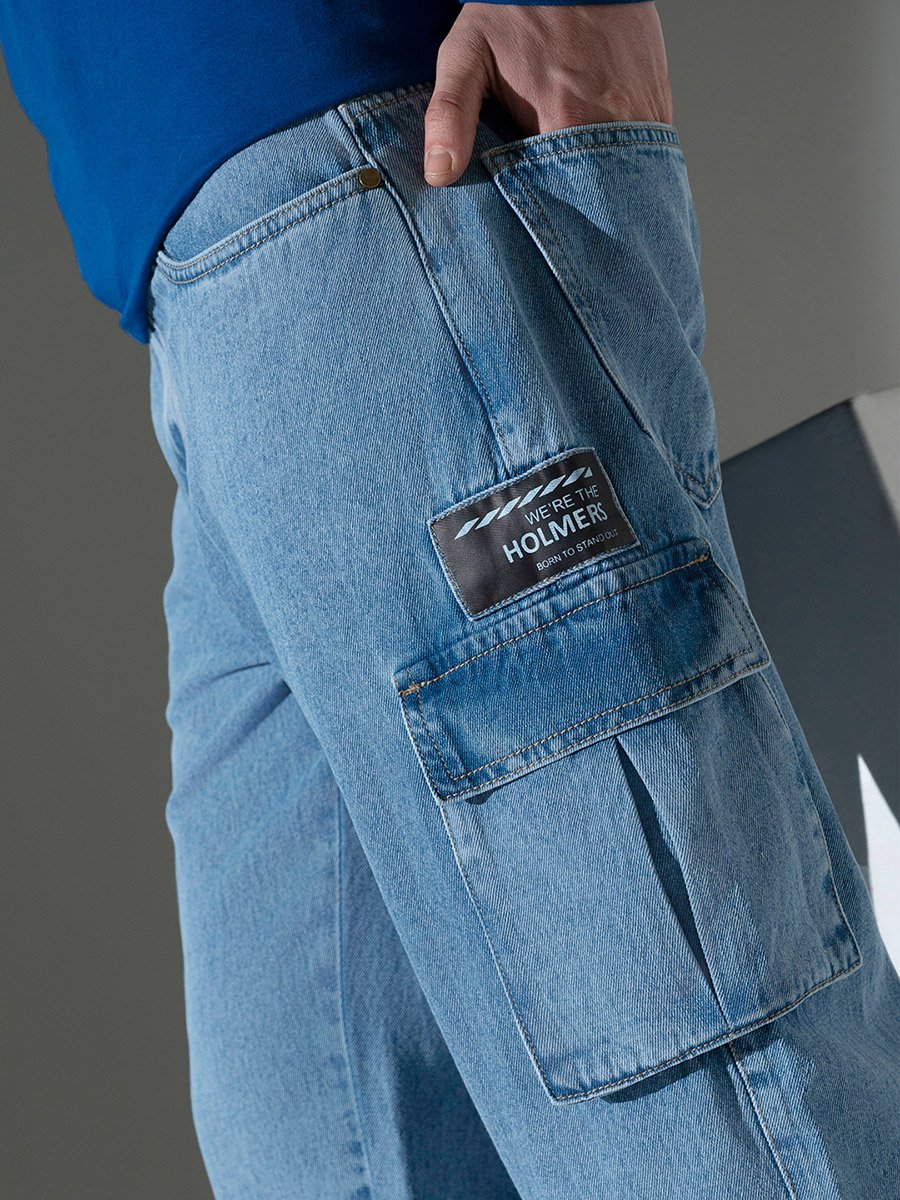 Mid Rise Badge Detail Cargo Jeans