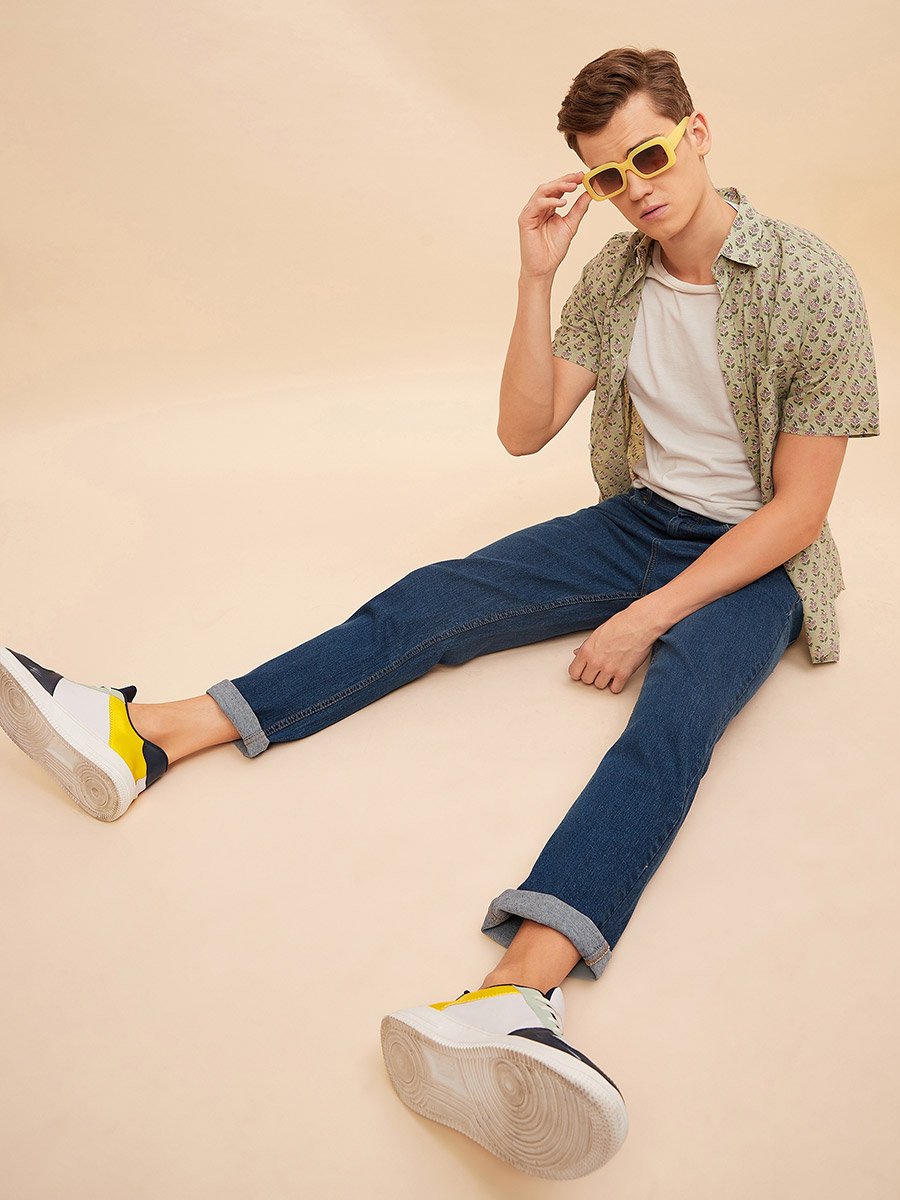 Mid Rise Plain Regular Fit Jeans