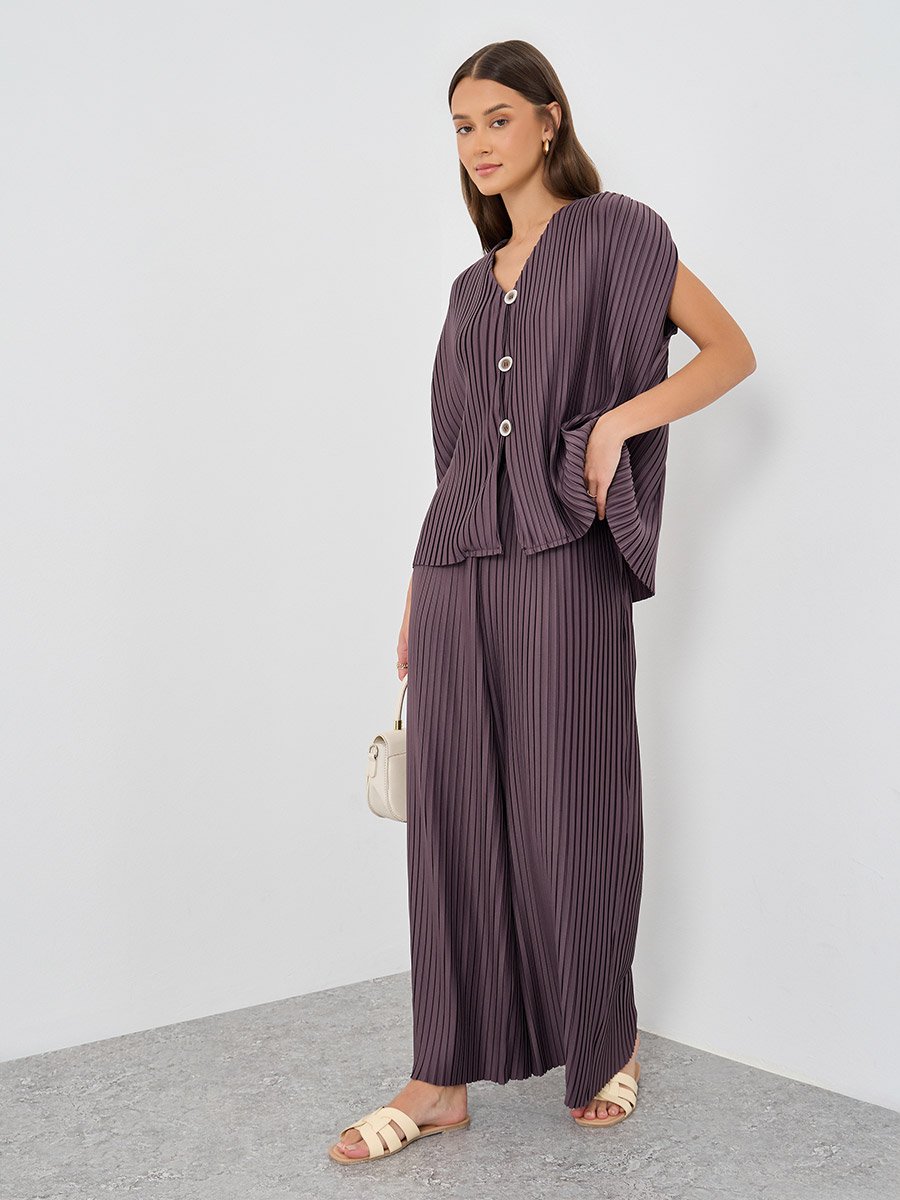 Pleated V-Neck Buttoned Waistcoat
