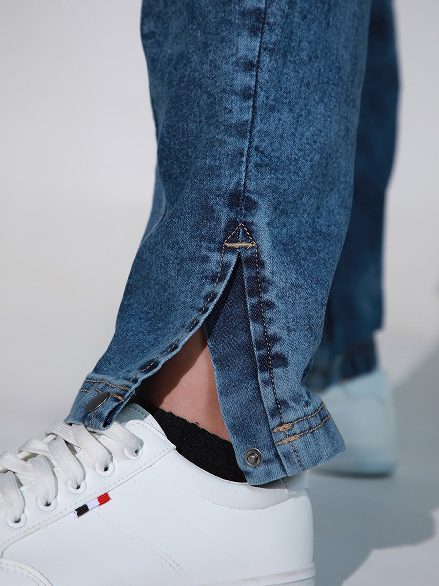High Rise Relaxed Fit Cargo Jeans