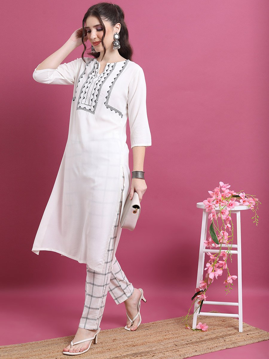 Women Multi-Colored Checked Stright Pant