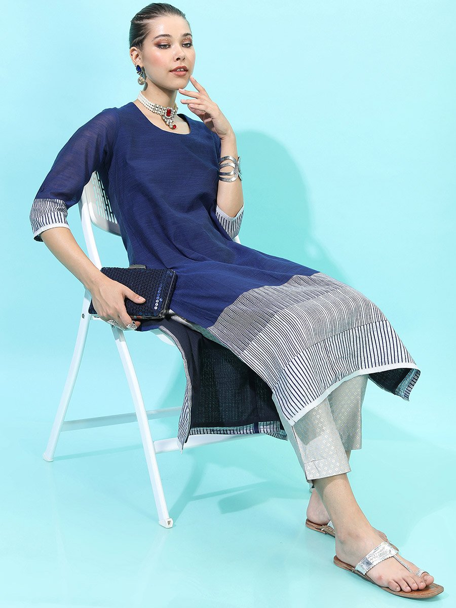 Women Navy Blue and Grey Colourblocked Shawl Neck Kurta