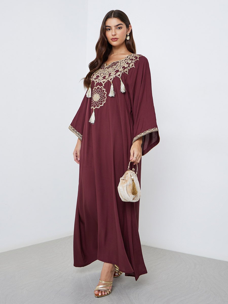 Maroon Thread Embroidered Notch Neck Jalabiya