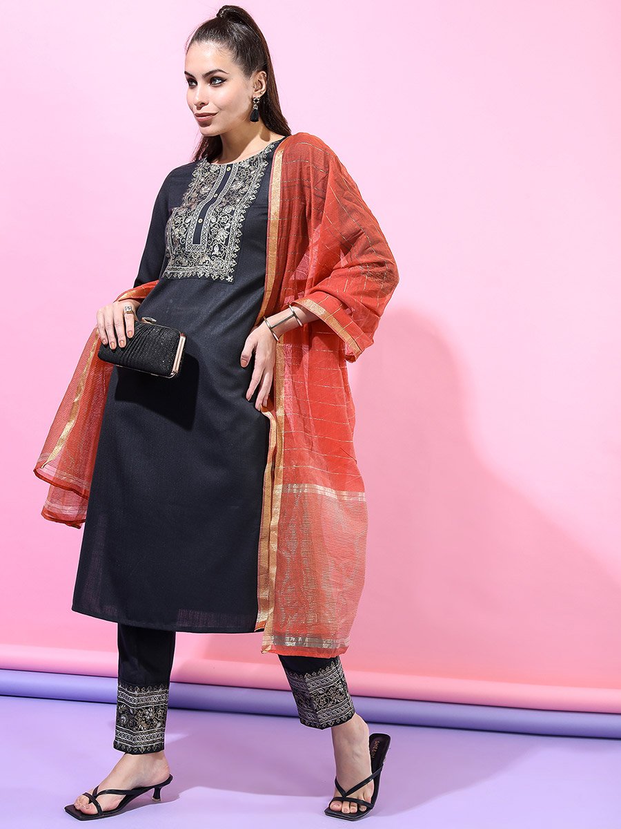 Women Black Kurta Set with Printed Dupatta 